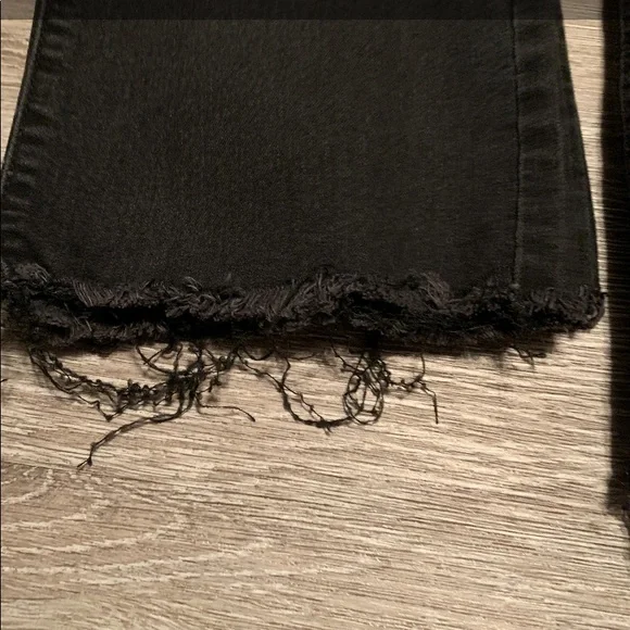 π Mid-Rise Cropped Flare-Ankle Jeans - Picture 10 of 15